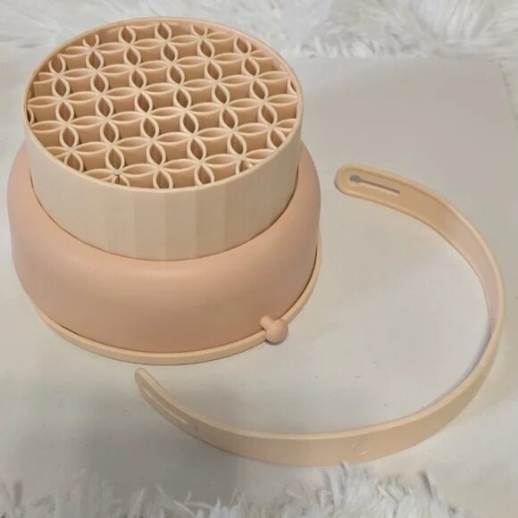 Makeup Brush Cleaning Bucket - Picture 3 of 7